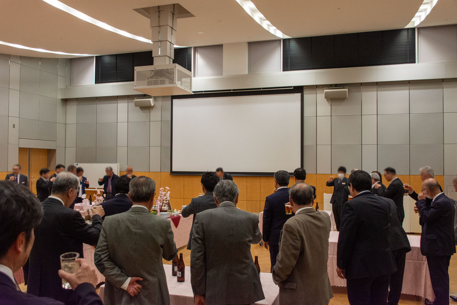 【60名】研修+懇親会＠会議室＋ホール